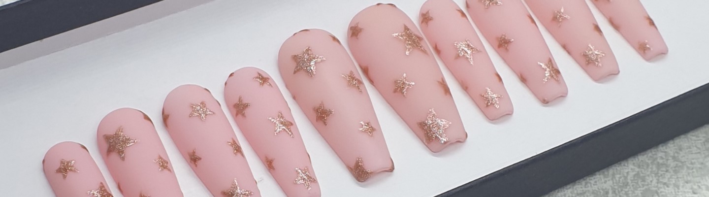 Matte Pink False Nails & Rose Gold Stars