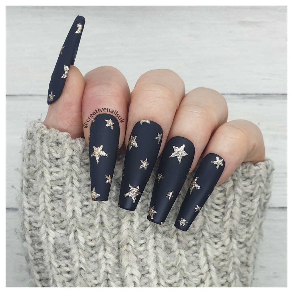 Matte black starry nail art : r/oddlysatisfying