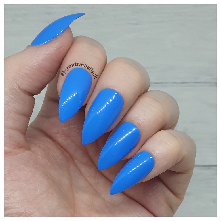 blue false nails