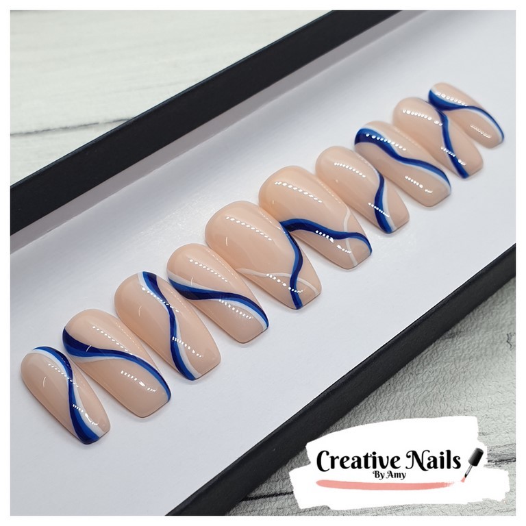 blue swirly nail design