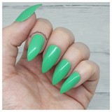 green false nails