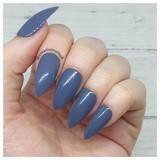 dark blue acrylic nails